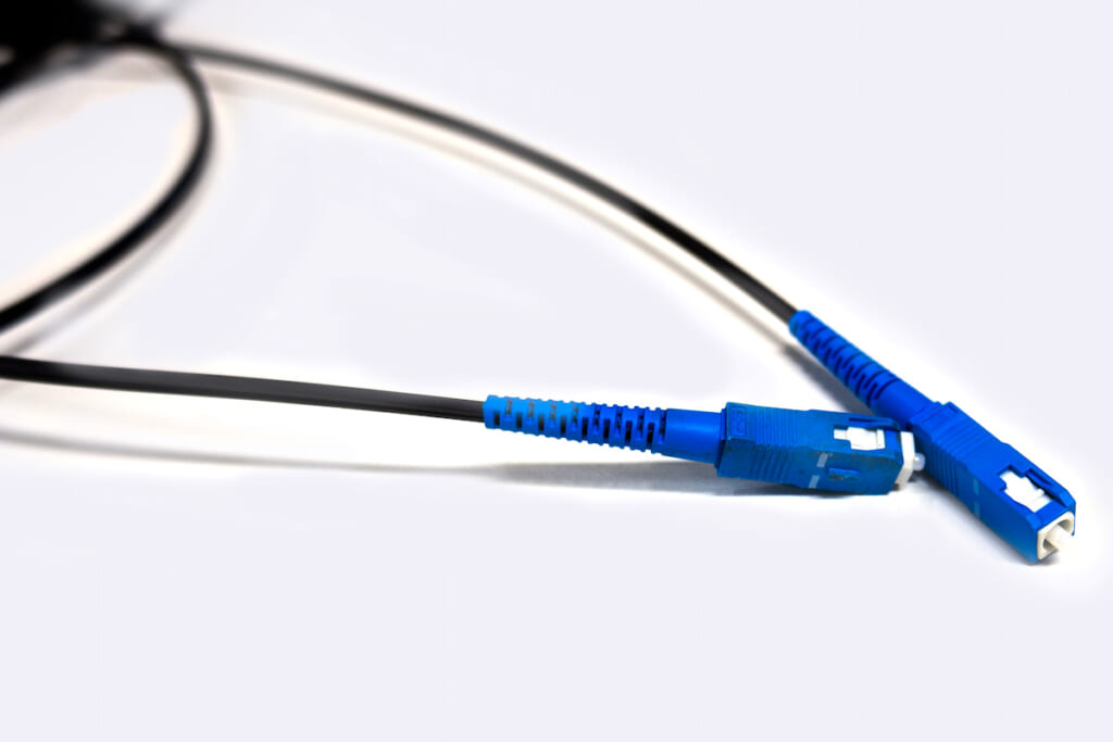 光ファイバーパッチコードとは？その種類と使い方 LANケーブルと結束バンドのことなら｜パンドウイット
