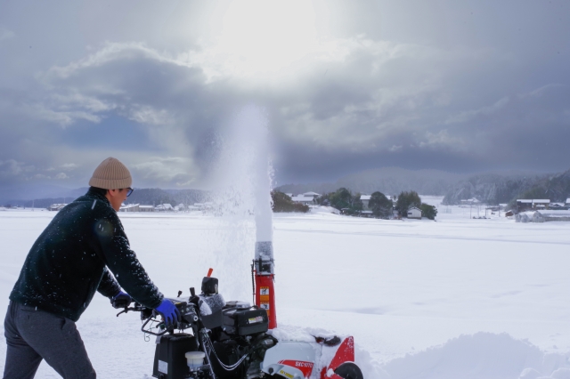 降雪量の多い地域で結束バンドを使用する際の凍結防止剤対策について
